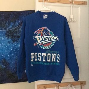 Vintage 1996-2001 Detroit Pistons Crewneck